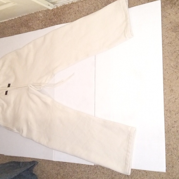 Fear of God Essentials Gender Inclusive Sweatpants. Mens XS. Cream. PRICE FIRM! - Picture 3 of 11